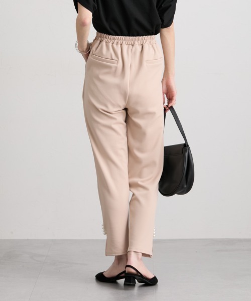 nissen（ニッセン）の「裾パール調ボタン付テーパードパンツ（スラックス・レディース・ベージュ/ブラック・L/M）」の15枚目の写真