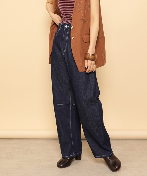 en CAnAF(エンカナフ)の「バレルレッグ デニム カーブパンツ(デニムパンツ・レディース・ブラック/ブルー/ネイビー・フリー)」の9枚目の写真