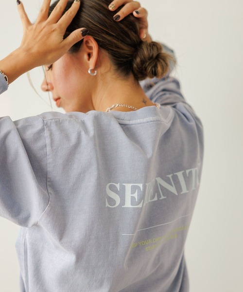 BAYFLOW（ベイフロー）の「[ゆるっと着られるオーバーサイズ]ピグメントロゴロングスリーブT（Tシャツ/カットソー・レディース・チャコール/ピンク/アイボリー/ブルー・SMALL/MEDIUM）」の5枚目の写真