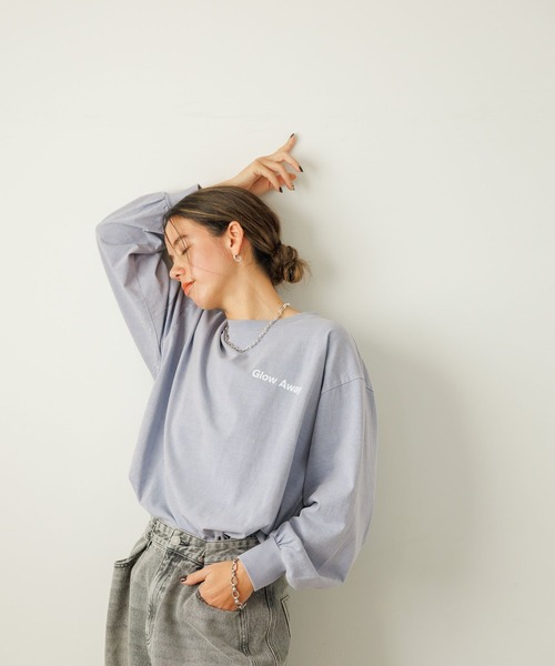 BAYFLOW（ベイフロー）の「[ゆるっと着られるオーバーサイズ]ピグメントロゴロングスリーブT（Tシャツ/カットソー・レディース・チャコール/ピンク/アイボリー/ブルー・SMALL/MEDIUM）」の8枚目の写真