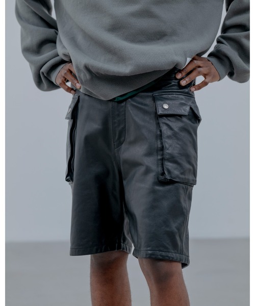 uniform experiment(ユニフォームエクスペリメント)の「LEATHER SHORTS(その他パンツ・メンズ・ブラック・2/3/4)」の2枚目の写真