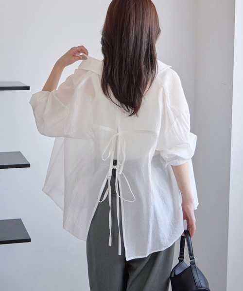 CHAN ME(チャンミ)の「バックスリットリボンシアーシャツ(シャツ/ブラウス・レディース・オレンジ/ピンク/ブルー/ブラック/ホワイト・MEDIUM/LARGE/X-LARGE)」の15枚目の写真