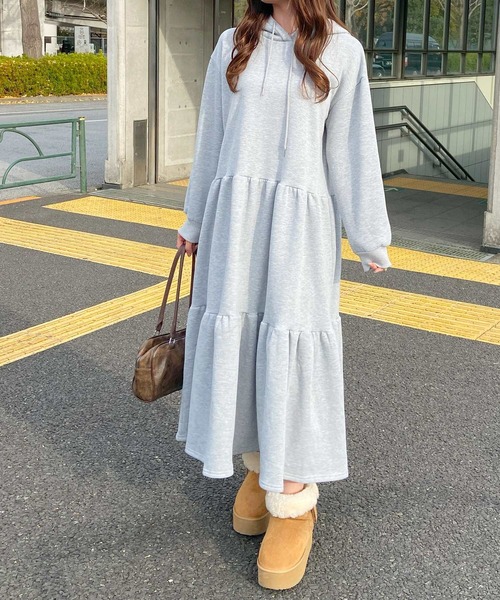 frunco（フランコ）の「フード付きティアードスエットロングワンピース（ワンピース・レディース・グレー/ブラック/アイボリー・FREE）」の15枚目の写真