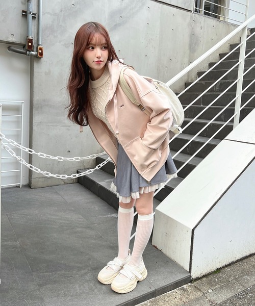 F i.n.t（フィント）の「カーリーロゴ刺繍ＺＩＰパーカー/ fint　フィント（パーカー・レディース・ピンクベージュ/ブラック・FREE）」の4枚目の写真