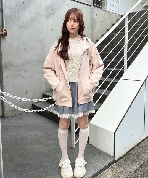 F i.n.t（フィント）の「カーリーロゴ刺繍ＺＩＰパーカー/ fint　フィント（パーカー・レディース・ピンクベージュ/ブラック・FREE）」の6枚目の写真