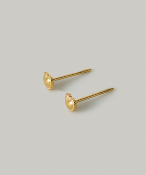 Jolie Toujours(ジョリトゥジュール)の「【汗や水に強い】〈ステンレス〉ミルハートスタッドピアス(ピアス(両耳用)・レディース・ゴールド/シルバー・FREE)」の4枚目の写真