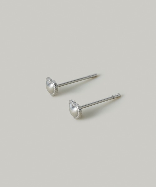 Jolie Toujours(ジョリトゥジュール)の「【汗や水に強い】〈ステンレス〉ミルハートスタッドピアス(ピアス(両耳用)・レディース・ゴールド/シルバー・FREE)」の3枚目の写真