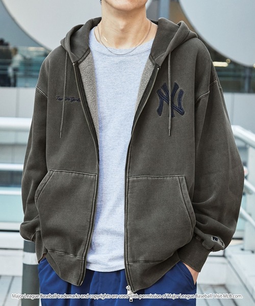 MONO-MART(モノマート)の「MLB/メジャーリーグベースボール 別注ワッペン刺繍ピグメント加工ビッグシルエット裏起毛ダブルジップパーカー【セットアップ対応】(パーカー・レディース・ブラック/ブラウン/ブラック系/ワイン/ネイビー/ライトグレー・S/M/L)」の18枚目の写真