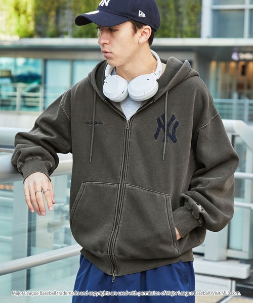 MONO-MART(モノマート)の「MLB/メジャーリーグベースボール 別注ワッペン刺繍ピグメント加工ビッグシルエット裏起毛ダブルジップパーカー【セットアップ対応】(パーカー・レディース・ブラック/ブラウン/ブラック系/ワイン/ネイビー/ライトグレー・S/M/L)」の19枚目の写真