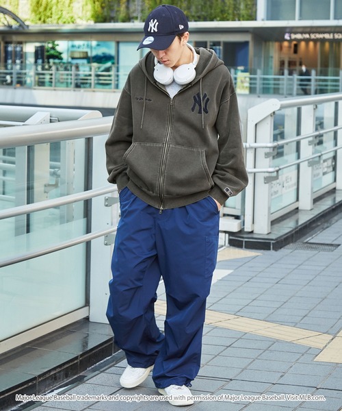 MONO-MART(モノマート)の「MLB/メジャーリーグベースボール 別注ワッペン刺繍ピグメント加工ビッグシルエット裏起毛ダブルジップパーカー【セットアップ対応】(パーカー・レディース・ブラック/ブラウン/ブラック系/ワイン/ネイビー/ライトグレー・S/M/L)」の19枚目の写真
