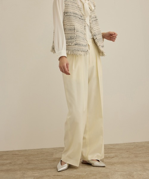 ROPE'（ロペ）の「【撥水】ウールタックトラウザーパンツ【雑誌掲載】（その他パンツ・レディース・ホワイト/ブラック/カーキ・40/36/38）」の2枚目の写真