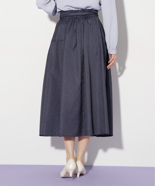JILL by JILL STUART（ジルバイジルスチュアート）の「◇デニムライクステッチシリーズ2　フレアスカート（スカート・レディース・ホワイト/ブラック/インディゴブルー・MEDIUM/SMALL）」の11枚目の写真