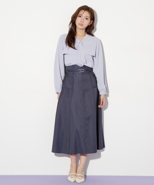 JILL by JILL STUART（ジルバイジルスチュアート）の「◇デニムライクステッチシリーズ2　フレアスカート（スカート・レディース・ホワイト/ブラック/インディゴブルー・MEDIUM/SMALL）」の5枚目の写真
