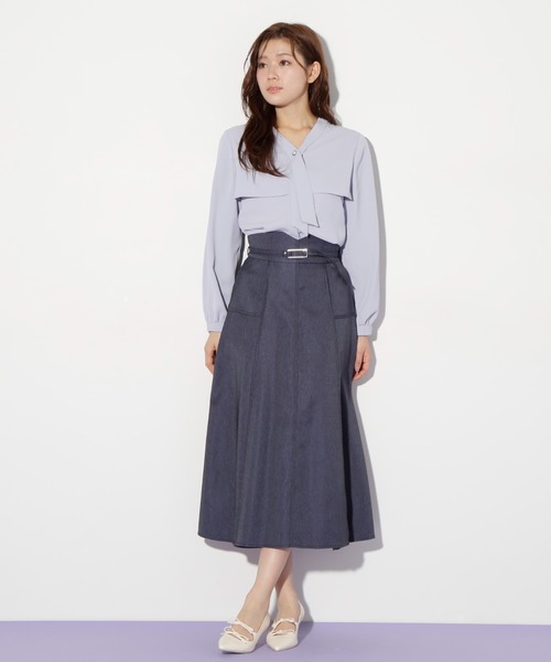 JILL by JILL STUART（ジルバイジルスチュアート）の「◇デニムライクステッチシリーズ2　フレアスカート（スカート・レディース・ホワイト/ブラック/インディゴブルー・MEDIUM/SMALL）」の6枚目の写真