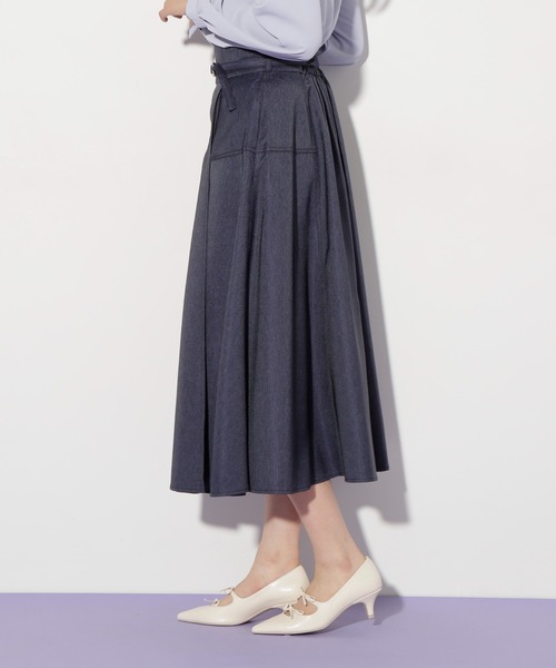 JILL by JILL STUART（ジルバイジルスチュアート）の「◇デニムライクステッチシリーズ2　フレアスカート（スカート・レディース・ホワイト/ブラック/インディゴブルー・MEDIUM/SMALL）」の10枚目の写真