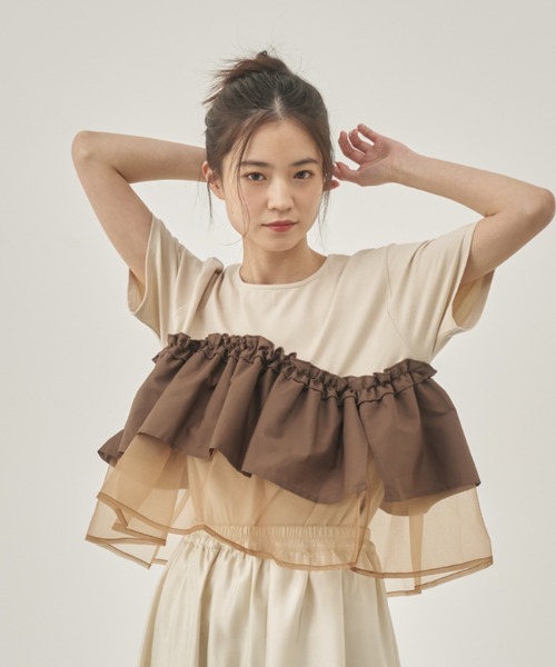 moi tytto（モイテュット）の「レース切替Tシャツ（Tシャツ/カットソー・レディース・ナチュラル/ブラック/カーキ/ブラウン・FREE）」の2枚目の写真