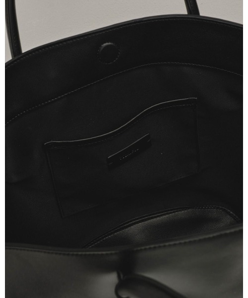TODAYFUL(トゥデイフル)の「TODAYFUL Ecoleather Round Bag 12511012(トートバッグ・レディース・ブラック/バーガンディー・FREE)」の6枚目の写真