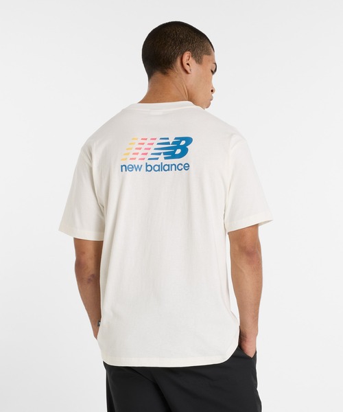 NEW BALANCE（ニューバランス）の「Athletics Multi Color Logo ショートスリーブTシャツ（Tシャツ/カットソー・メンズ・ブラック/オフホワイト/パープル・XX-LARGE/X-LARGE/LARGE/MEDIUM/SMALL）」の5枚目の写真