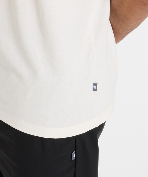 NEW BALANCE（ニューバランス）の「Athletics Multi Color Logo ショートスリーブTシャツ（Tシャツ/カットソー・メンズ・ブラック/オフホワイト/パープル・XX-LARGE/X-LARGE/LARGE/MEDIUM/SMALL）」の7枚目の写真