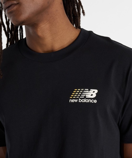NEW BALANCE（ニューバランス）の「Athletics Multi Color Logo ショートスリーブTシャツ（Tシャツ/カットソー・メンズ・ブラック/オフホワイト/パープル・XX-LARGE/X-LARGE/LARGE/MEDIUM/SMALL）」の15枚目の写真