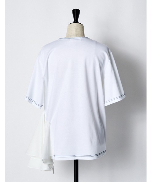 RUMCHE（ラムシェ）の「Moon Ruffle Cutsew Tops / ムーンラッフルカットソートップス（Tシャツ/カットソー・レディース・ホワイト/ブラック・FREE）」の8枚目の写真