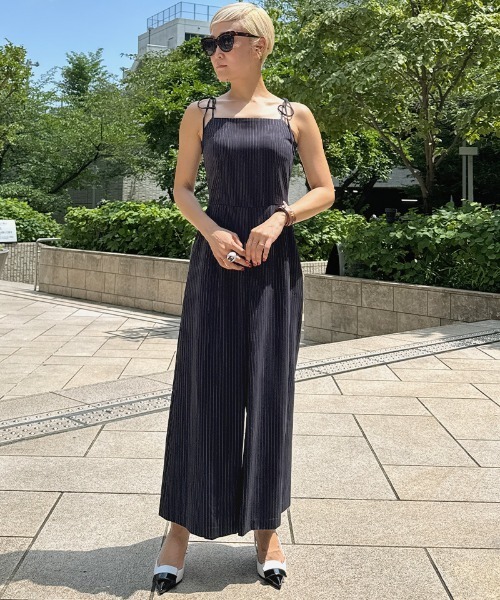 JENNE(ジェンヌ)の「肩紐リボンピンストライプサロペット(その他パンツ・レディース・ネイビー/ブラック/ホワイト・SMALL/MEDIUM/LARGE)」の19枚目の写真