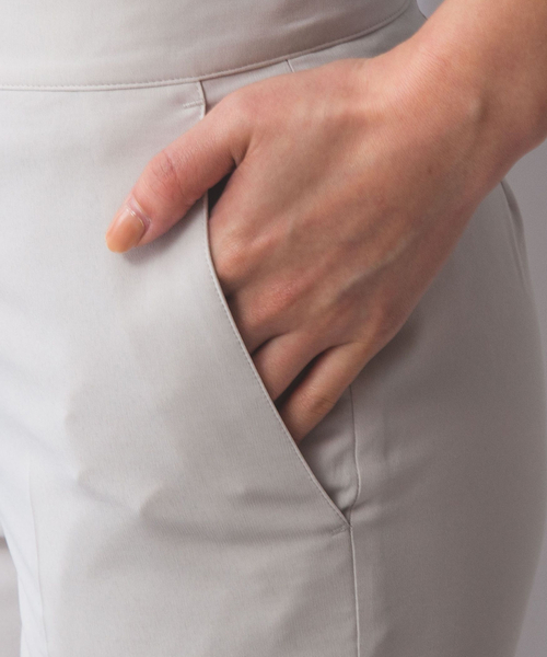 NARACAMICIE(ナラカミーチェ)の「【NARACAMICIE】【セットアップ対応】合繊ストレッチテーパードパンツ(その他パンツ・レディース・ブラウン/ブラック・M/S/L/XL)」の16枚目の写真