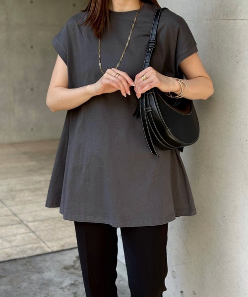 CIENA（シエナ）の「クールタッチクルーネックフレアープルオーバー（Tシャツ/カットソー・レディース・ホワイト/ブラック/チャコールグレー・FREE）」の3枚目の写真