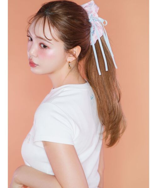 CALNAMUR(カルナムール)の「【ALEXIA STAMコラボ】Totebag&Scrunchie Set(トートバッグ・レディース・ホワイト・FREE)」の5枚目の写真