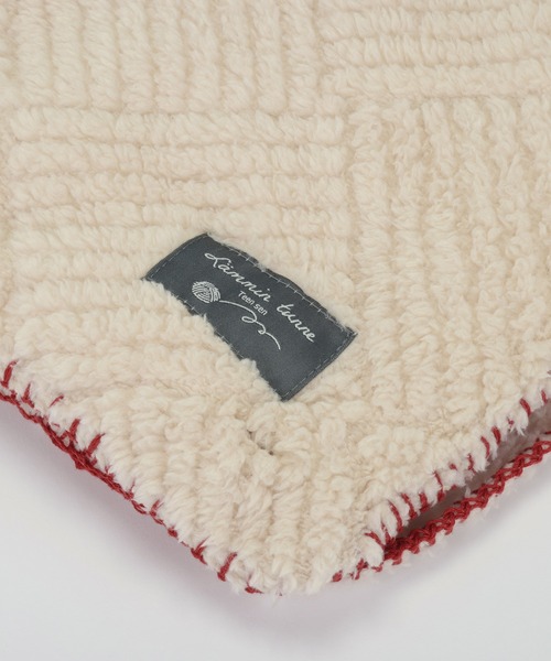 ALTROSE（アルトローズ）の「3way ブランケット 型押し ステッチ（ブランケット・レディース・モカ/グリーン/アイボリー・FREE）」の8枚目の写真