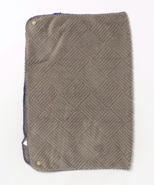 ALTROSE（アルトローズ）の「3way ブランケット 型押し ステッチ（ブランケット・レディース・モカ/グリーン/アイボリー・FREE）」の13枚目の写真