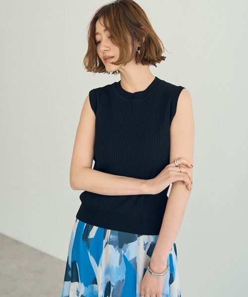 YECCA VECCA(イェッカヴェッカ)の「マシンウォッシャブルノースリーブニット(ニット/セーター・レディース・ベージュ/グリーン系その他3/ブラック/その他7・FREE)」の1枚目の写真