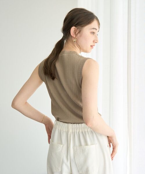 YECCA VECCA(イェッカヴェッカ)の「マシンウォッシャブルノースリーブニット(ニット/セーター・レディース・ベージュ/グリーン系その他3/ブラック/その他7・FREE)」の9枚目の写真