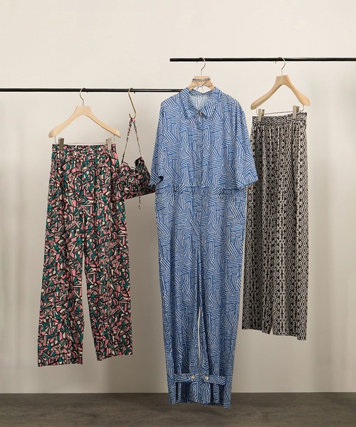 SALON adam et rope'(サロン アダム エ ロペ)の「リバティシュシュ(シュシュ・レディース・ブラック/ブルー系その他4/グリーン・FREE)」の5枚目の写真