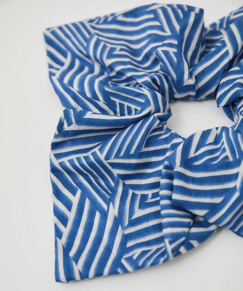 SALON adam et rope'(サロン アダム エ ロペ)の「リバティシュシュ(シュシュ・レディース・ブラック/ブルー系その他4/グリーン・FREE)」の13枚目の写真