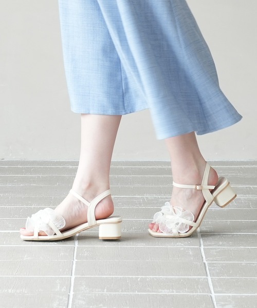 ASTORIA ODIER（アストリアオディール）の「シアーフリルヒールサンダル（サンダル・レディース・アイボリー/ブラック・MEDIUM/LARGE/SMALL）」の8枚目の写真