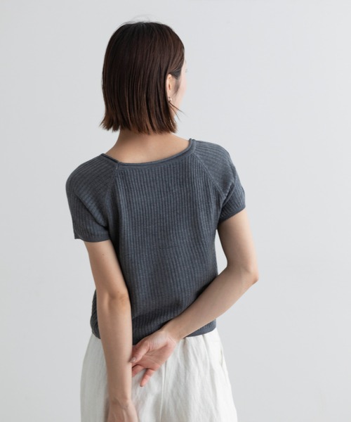 Lunea（ルネア）の「ラウンドネックリブニットトップス（ニット/セーター・レディース・ブラック/ライトグレー/ブラウン/ベージュ/ダークグレー・FREE）」の8枚目の写真