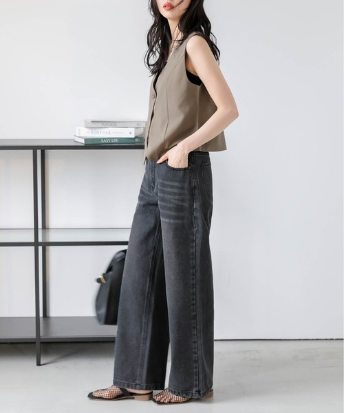 AMELY(エミリー)の「美脚ワイドストレートデニムパンツ(デニムパンツ・レディース・ブラック/ブルー・M/L)」の5枚目の写真
