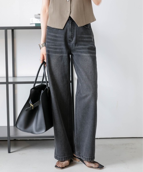 AMELY(エミリー)の「美脚ワイドストレートデニムパンツ(デニムパンツ・レディース・ブラック/ブルー・M/L)」の8枚目の写真