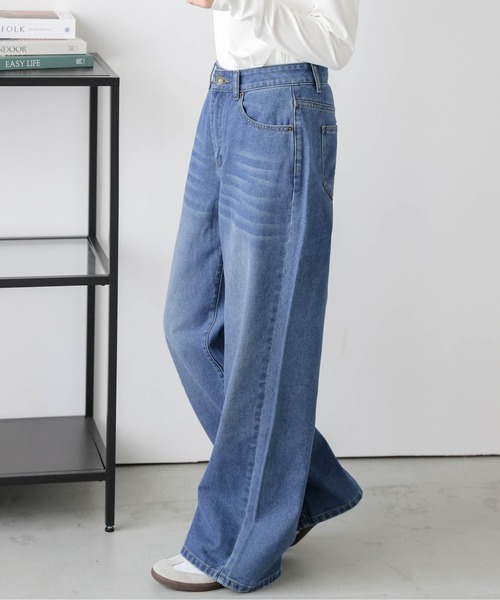 AMELY(エミリー)の「美脚ワイドストレートデニムパンツ(デニムパンツ・レディース・ブラック/ブルー・M/L)」の10枚目の写真