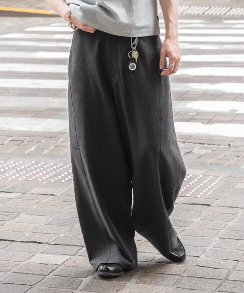kutir（クティール）の「BARREL LEG SLACKS PANTS／バレルレッグスラックスパンツ（スラックス・メンズ・ブラック/チャコールグレー・LARGE/SMALL/MEDIUM）」の14枚目の写真