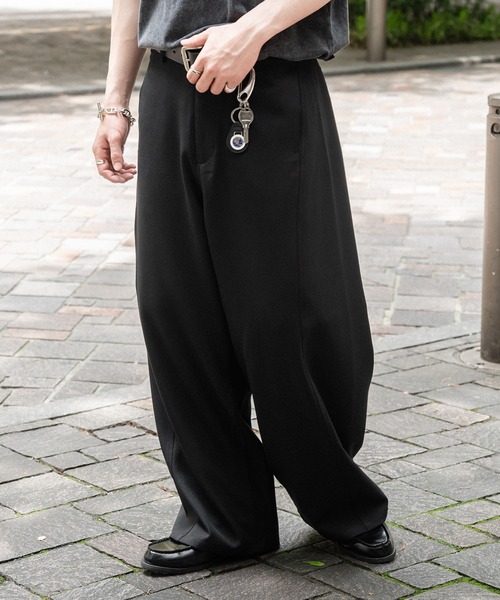 kutir（クティール）の「BARREL LEG SLACKS PANTS／バレルレッグスラックスパンツ（スラックス・メンズ・ブラック/チャコールグレー・LARGE/SMALL/MEDIUM）」の4枚目の写真