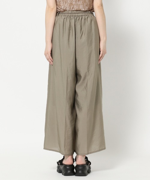 mysty woman(ミスティウーマン)の「シアーギャザーイージーパンツ 574565(その他パンツ・レディース・グレイッシュベージュ/ブラック/オフホワイト・FREE)」の14枚目の写真