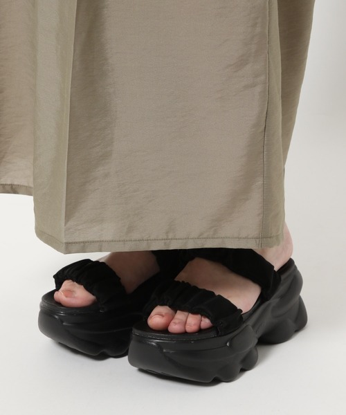 mysty woman(ミスティウーマン)の「シアーギャザーイージーパンツ 574565(その他パンツ・レディース・グレイッシュベージュ/ブラック/オフホワイト・FREE)」の19枚目の写真