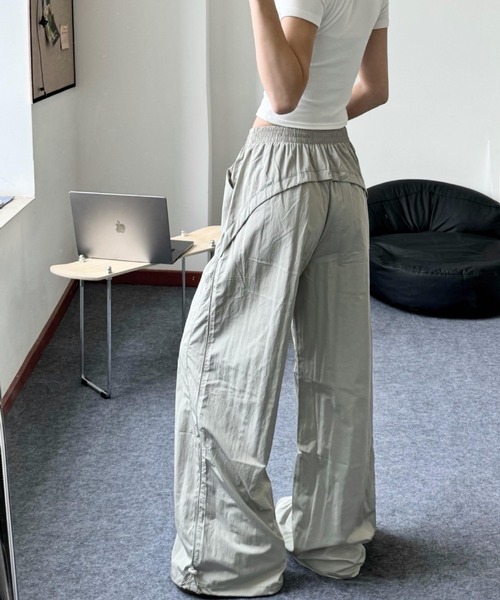 FREE STYLISTS(フリー スタイリスト)の「YUGA_YGMC Hip conscious parachute pants(その他パンツ・レディース・ブラック/ライトグレー・M/L/XL/S)」の1枚目の写真