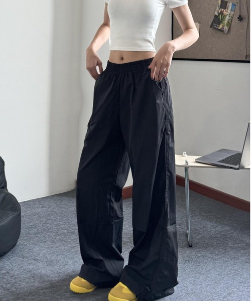 FREE STYLISTS(フリー スタイリスト)の「YUGA_YGMC Hip conscious parachute pants(その他パンツ・レディース・ブラック/ライトグレー・M/L/XL/S)」の4枚目の写真