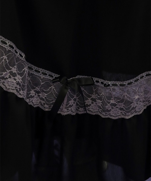 axes femme POETIQUE（アクシーズファムポエティック）の「オフショルフリルロングワンピース（ワンピース・レディース・ラベンダー/ブラック/クリーム・MEDIUM）」の7枚目の写真