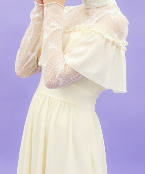 axes femme POETIQUE（アクシーズファムポエティック）の「オフショルフリルロングワンピース（ワンピース・レディース・ラベンダー/ブラック/クリーム・MEDIUM）」の9枚目の写真