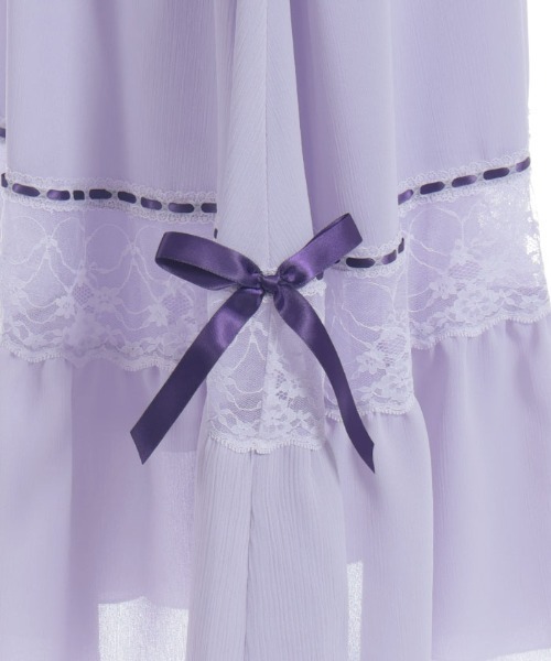 axes femme POETIQUE（アクシーズファムポエティック）の「オフショルフリルロングワンピース（ワンピース・レディース・ラベンダー/ブラック/クリーム・MEDIUM）」の17枚目の写真