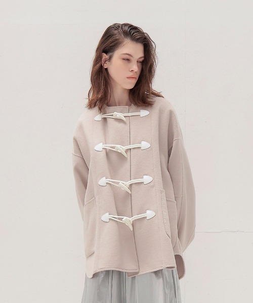 STUMBLY(スタンブリー)の「STUMBLY / Short Duffle Jacket(ショートダッフルジャケット 535-3252920)(ダッフルコート・レディース・ネイビー/ベージュ・38)」の5枚目の写真